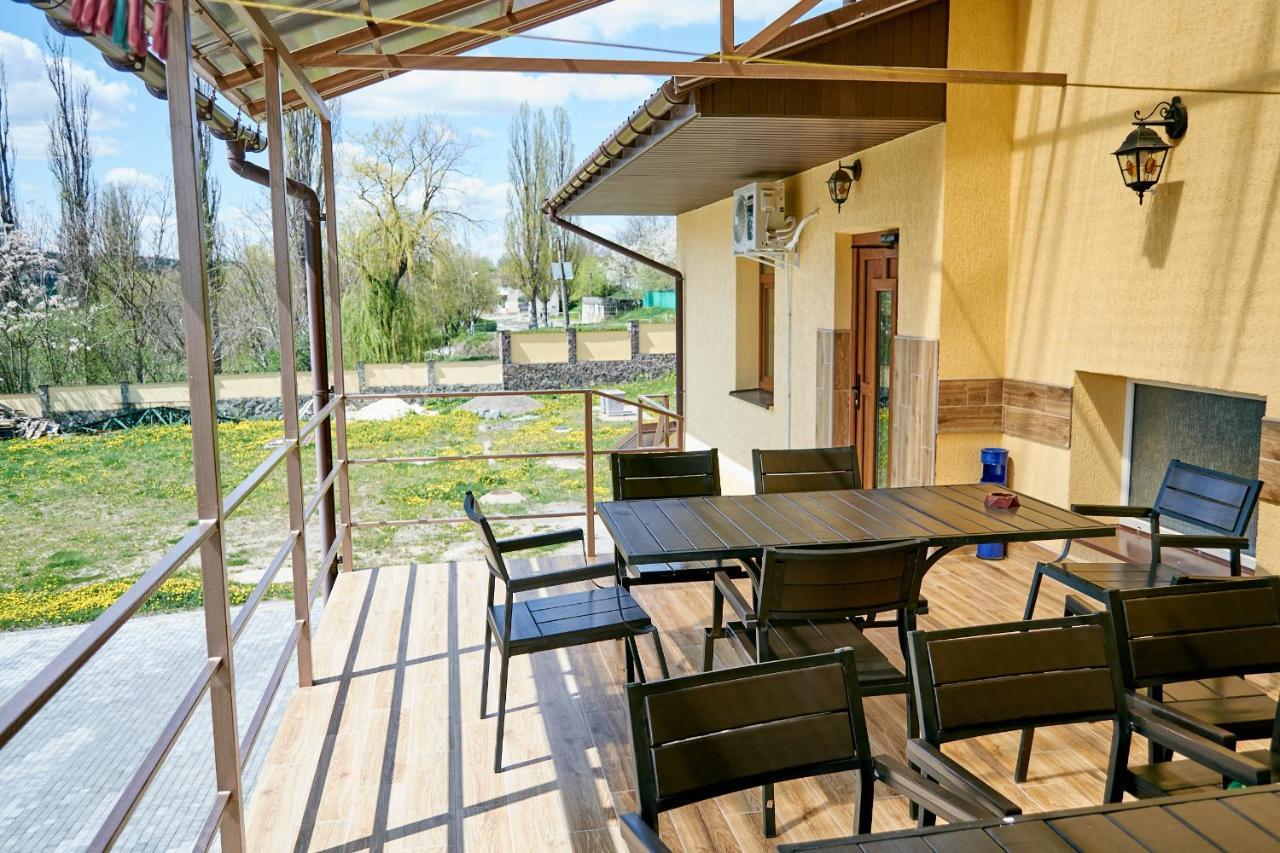 Каприз Hotell Kamenets-Podolsk Eksteriør bilde