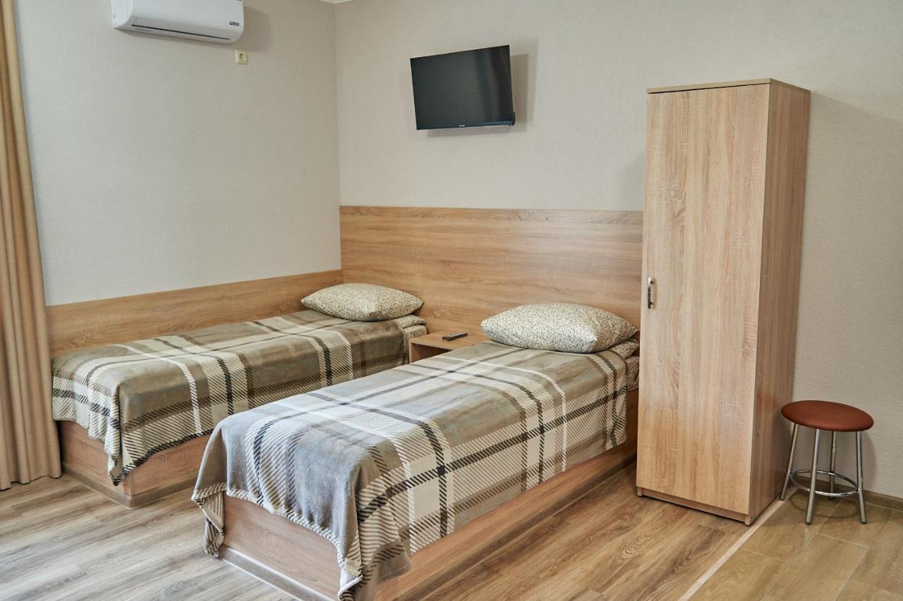 Каприз Hotell Kamenets-Podolsk Eksteriør bilde