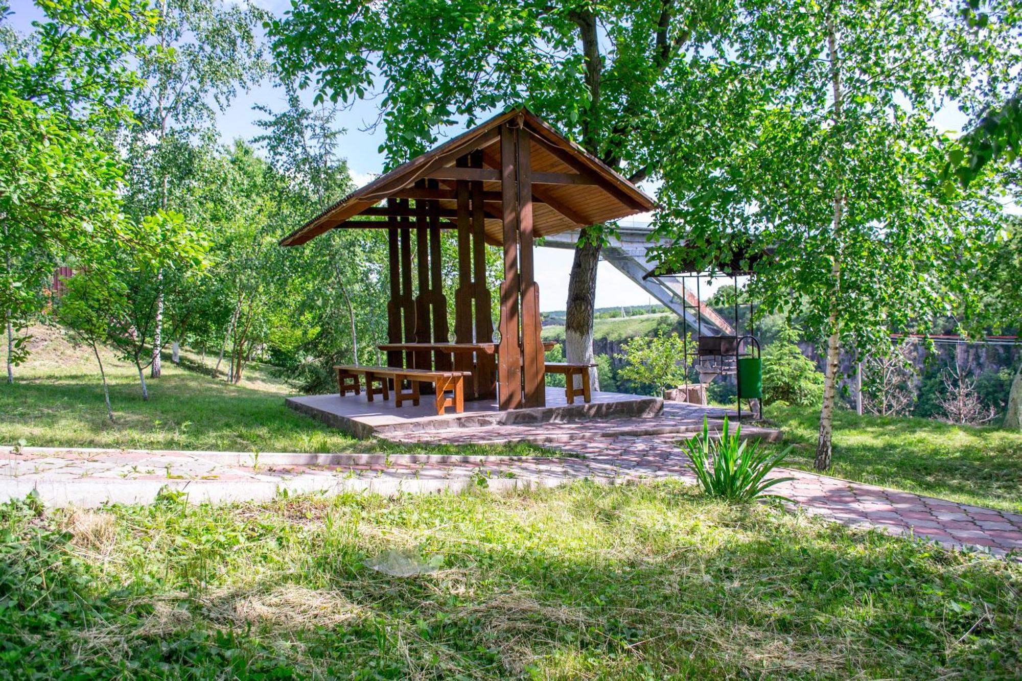 Каприз Hotell Kamenets-Podolsk Eksteriør bilde