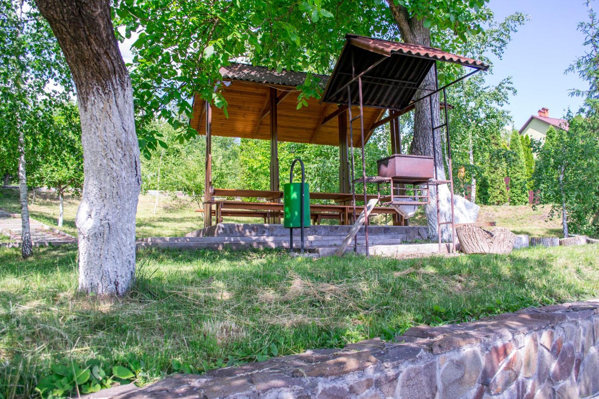 Каприз Hotell Kamenets-Podolsk Eksteriør bilde