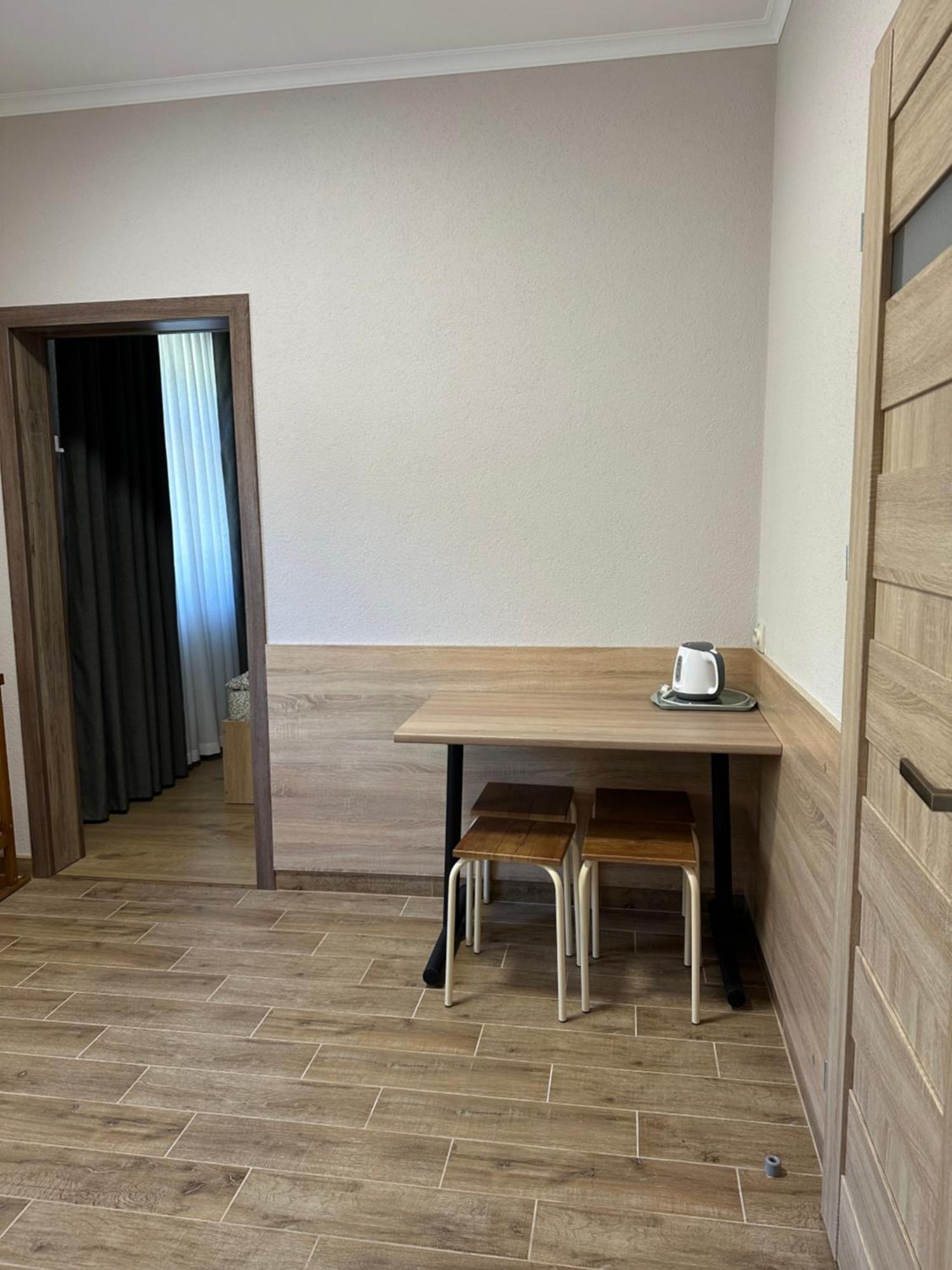 Каприз Hotell Kamenets-Podolsk Eksteriør bilde