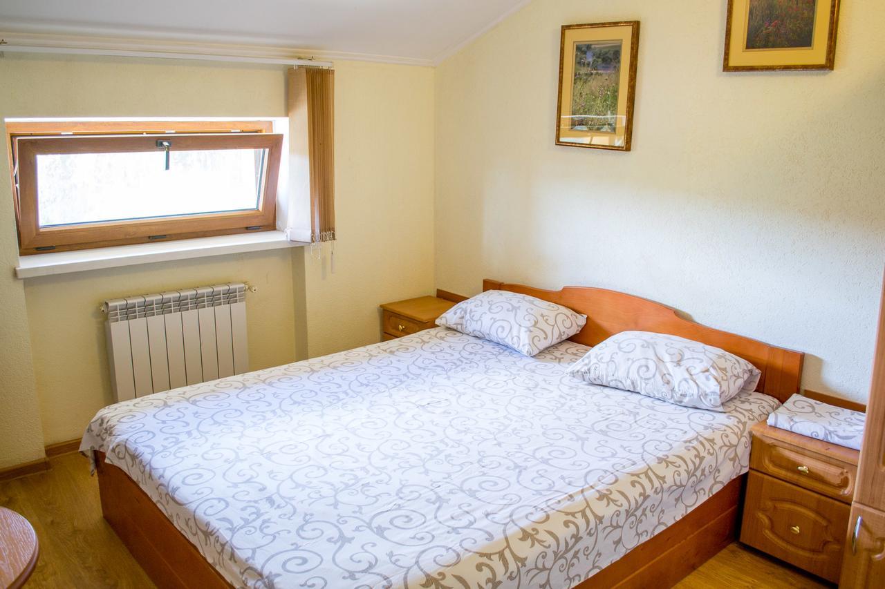 Каприз Hotell Kamenets-Podolsk Eksteriør bilde