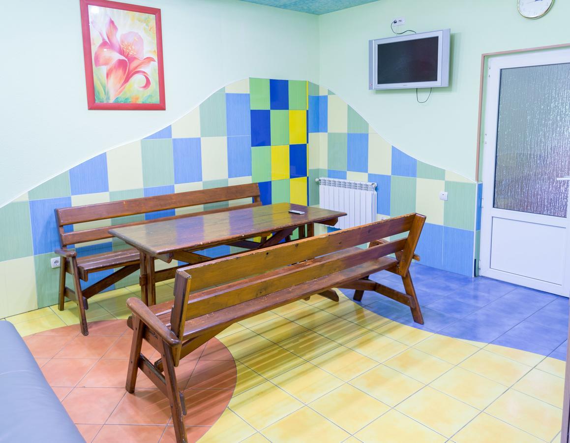 Каприз Hotell Kamenets-Podolsk Eksteriør bilde