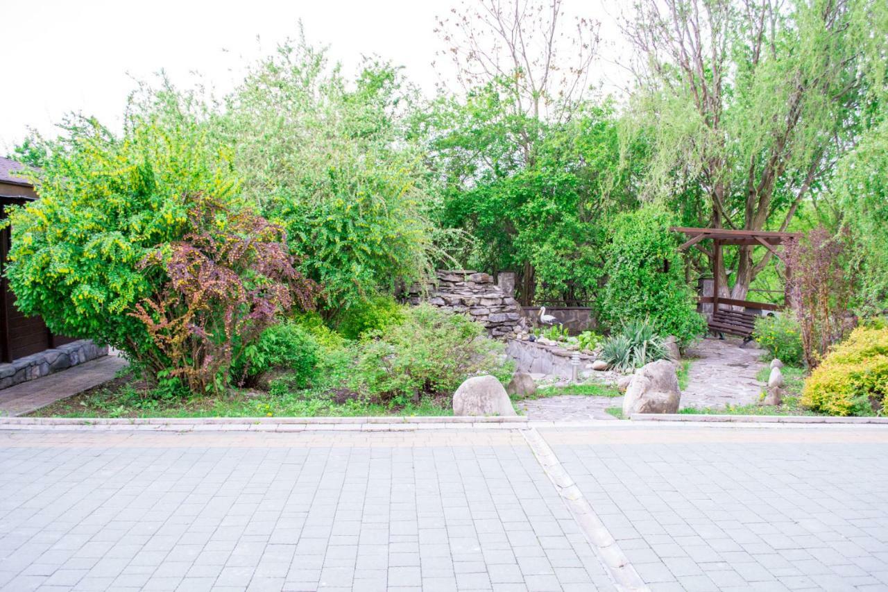 Каприз Hotell Kamenets-Podolsk Eksteriør bilde